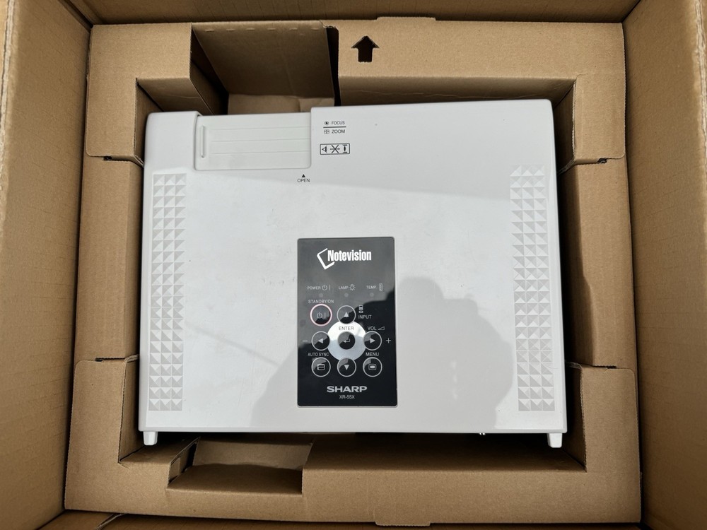 Sharp Notevision XR-55X Multimedia Projector