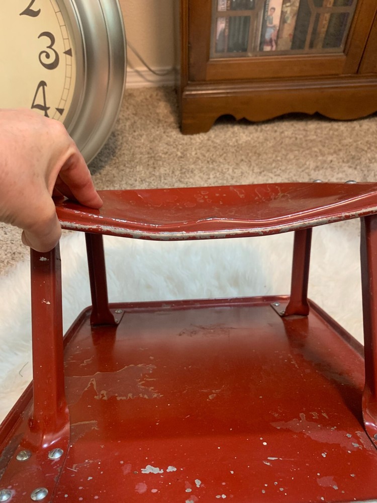 VINTAGE RED METAL ROLLING GARAGE STOOL