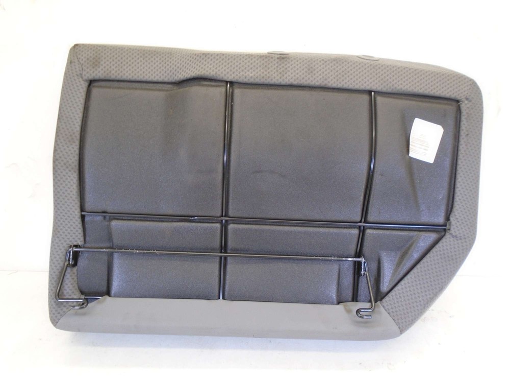 VOLKSWAGEN POLO E REAR SEAT BASE (DRIVER/RIGHT SIDE) 1999-2001