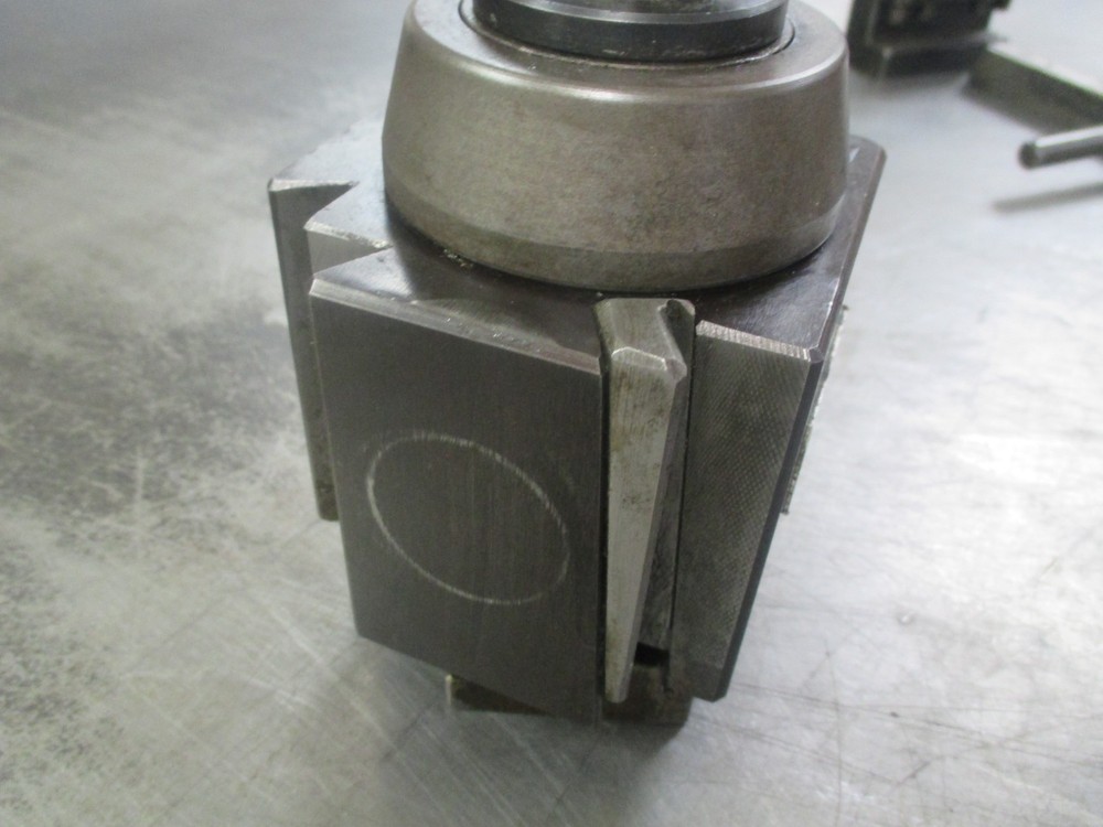 USED Aloris CXA Type Quick-Change Tool Post w/ CXA-2 Holder & Knurling Tool