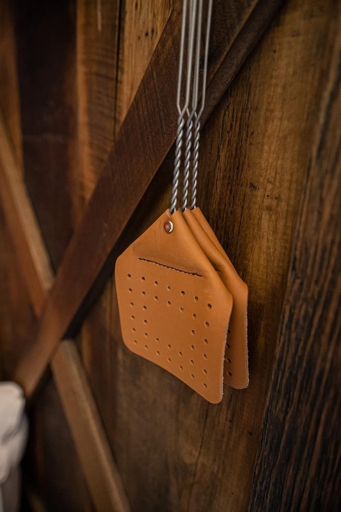 Leather Fly Swatter Set – 17-Inch Amish Craftsmanship for Bug Control