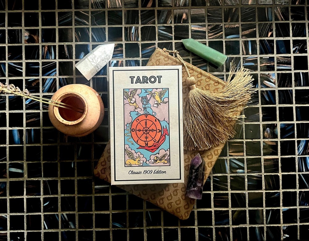 Classic 1909 Tarot Deck & 80 Page Guide