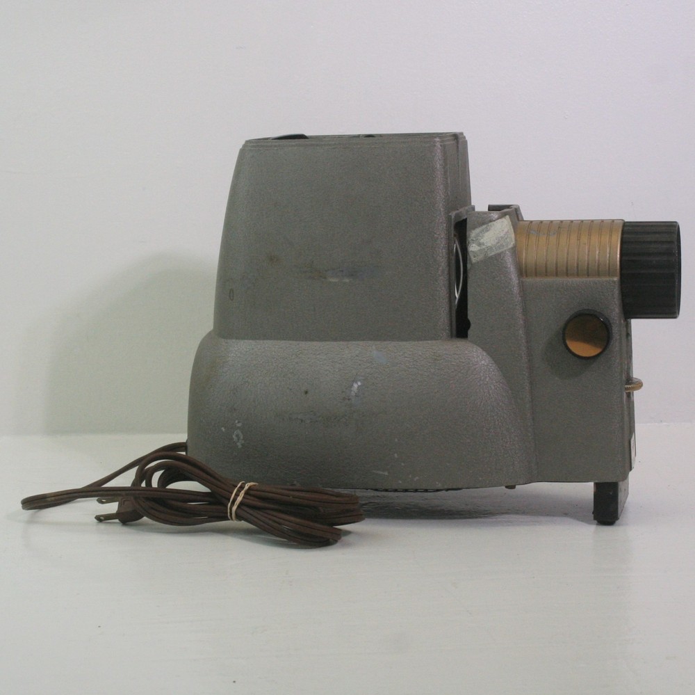 VINTAGE STREAMLINER 500 MODEL 150 SLIDE PROJECTOR AS IS