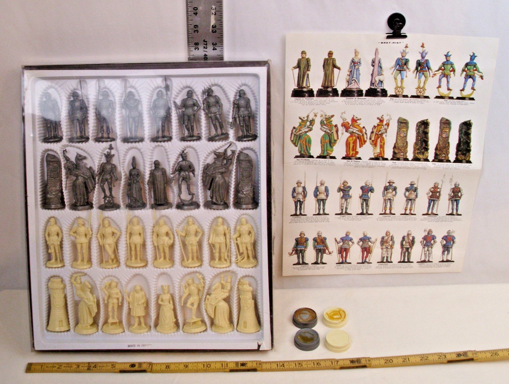 FRENCH MEDIEVAL CASTLE CHESS SET GAME BOXED