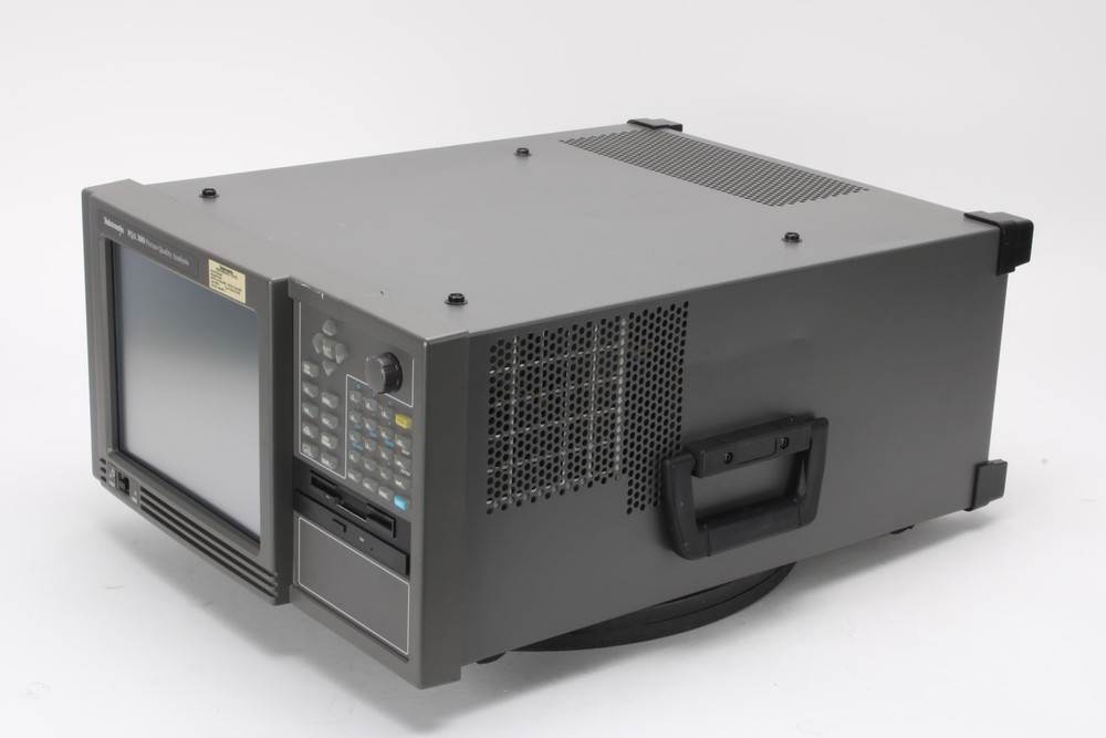 Tektronix PQA 300 Picture Quality Analysis System - Fair Condition