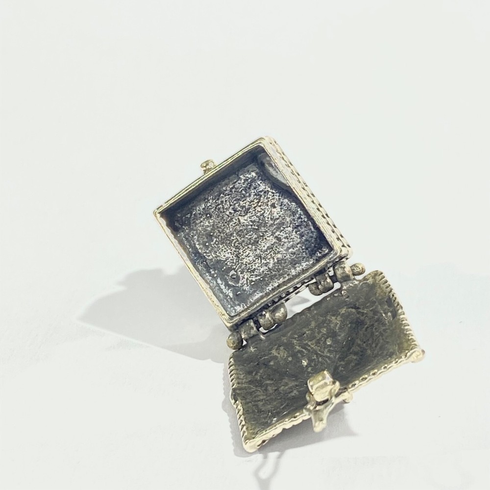 Vintage Solid Silver pagoda shape PillBox , Hallmarked Italy