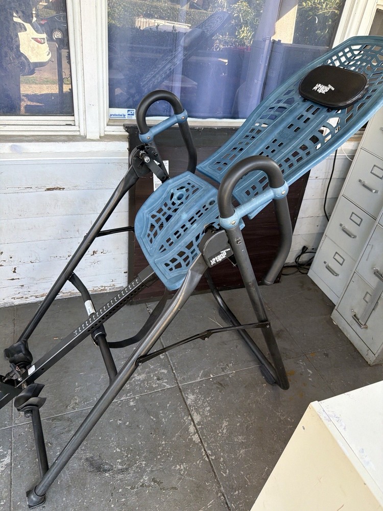 Teeter Hang Ups Adjustable Inversion Table Padded Leg Fixation Blue Black