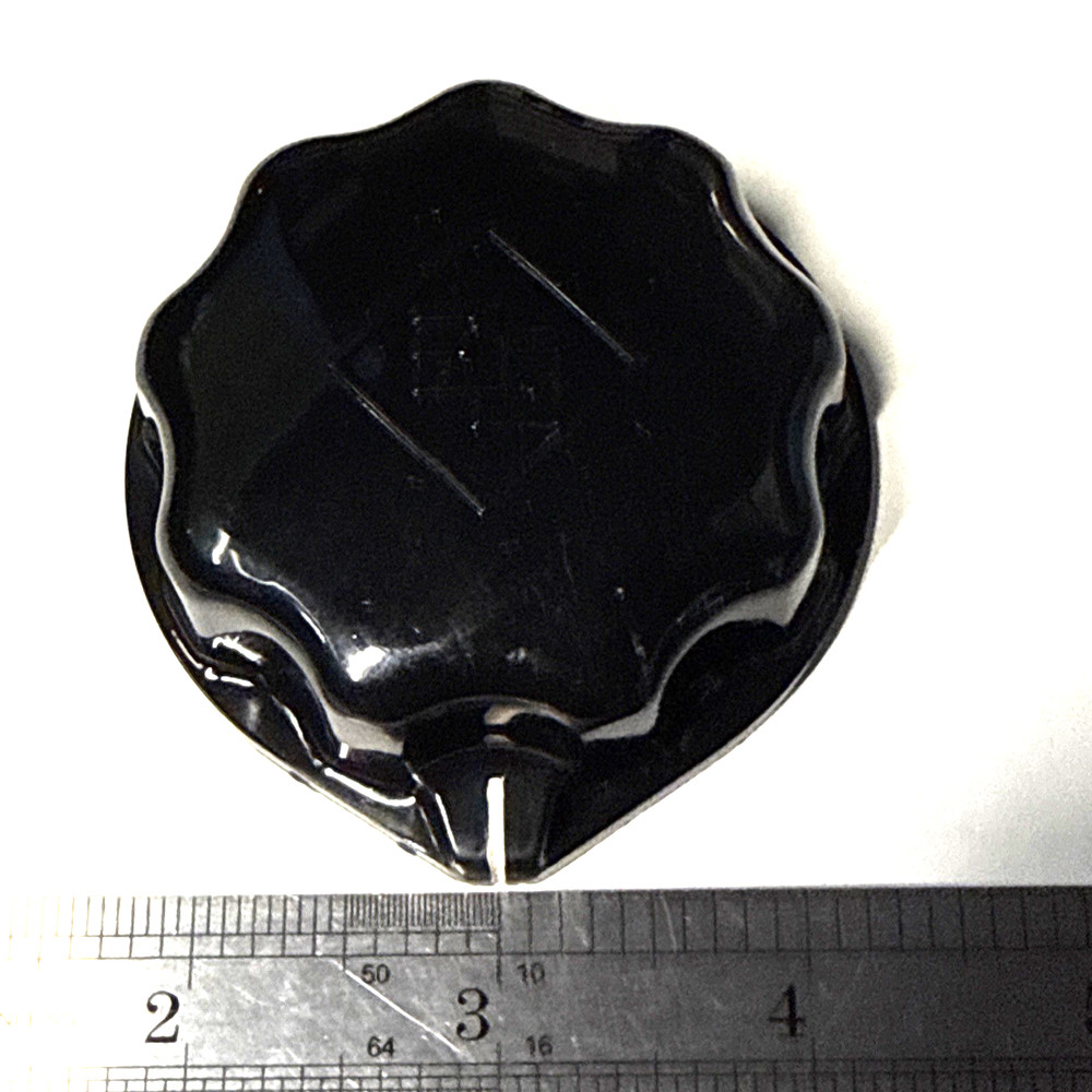one black large knob OD 2-7/8 inch for 6 mm shaft OD=78 mm USED