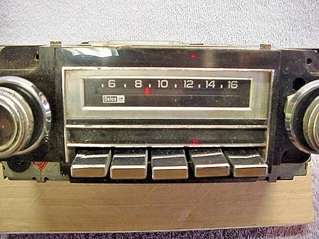 1973 - 1977 GM AM 8 Track Radio - Plays - Model 70BPBT2