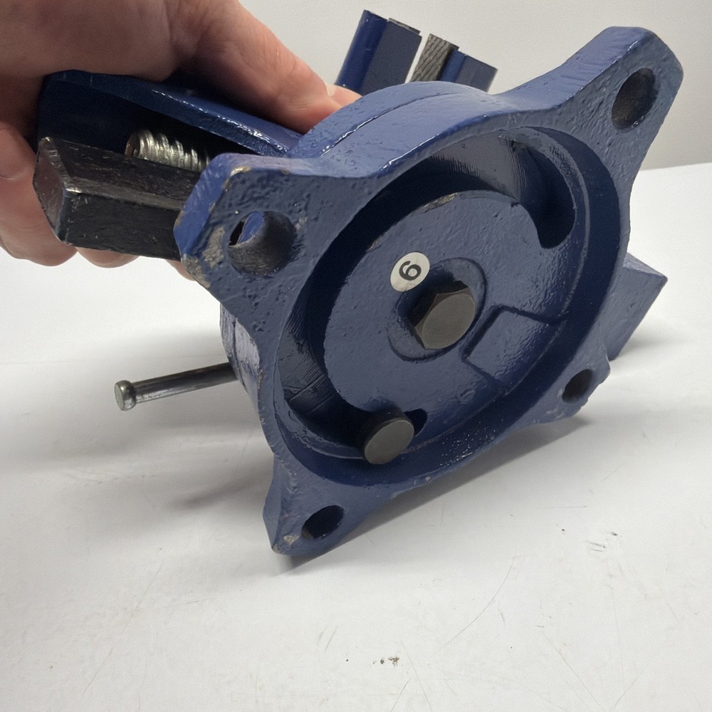 Yost Bench Vise. LV-4 4 1/2