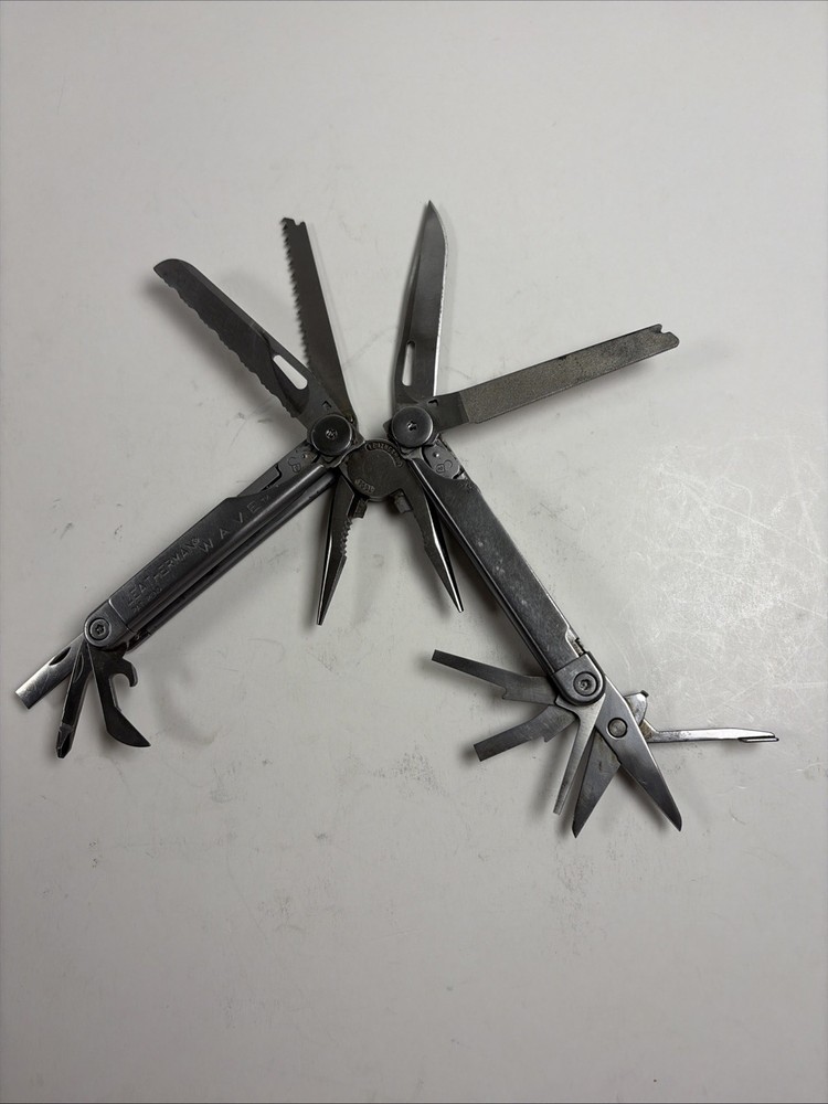LEATHERMAN WAVE MULTITOOL Used with some light wear