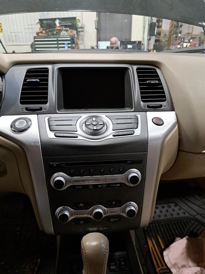 Rear 2011 Murano Amplifier Sku#4228885