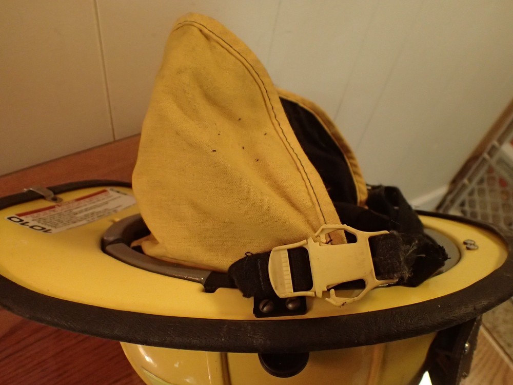 Cairns Authentic 1010 Fire Helmet Firefighter Neck Shield
