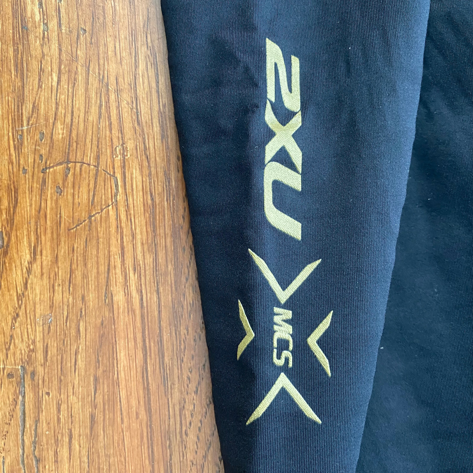 2XU Women's XS 3/4 Tights MCS Thermal Elite Alpine Compression Black/Gold Capri