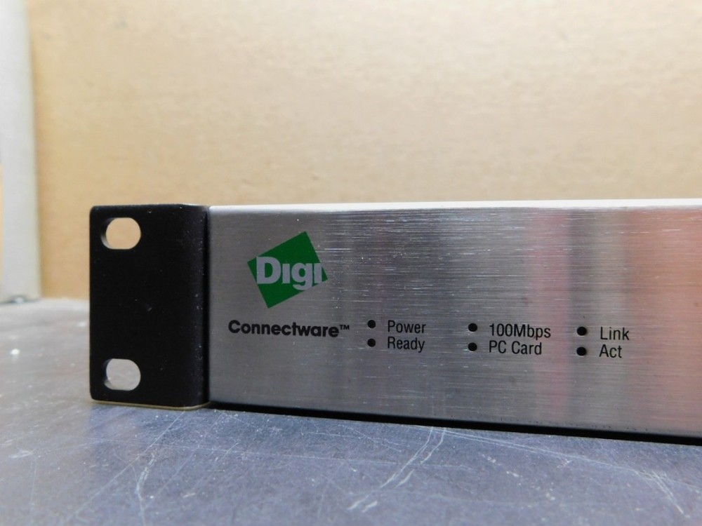 DIGI ConnectWare CM 16 -- 16 Port Console Server