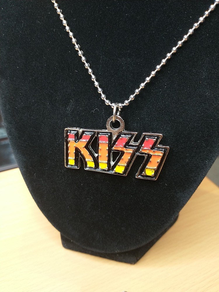 KISS - Necklace / Pendant, (Color)