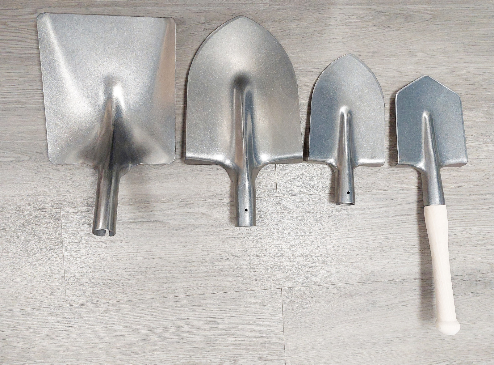 100% Titanium MEDIUM Outdoor Shovel Heavy Duty Pointed Lightweight Durable NEW