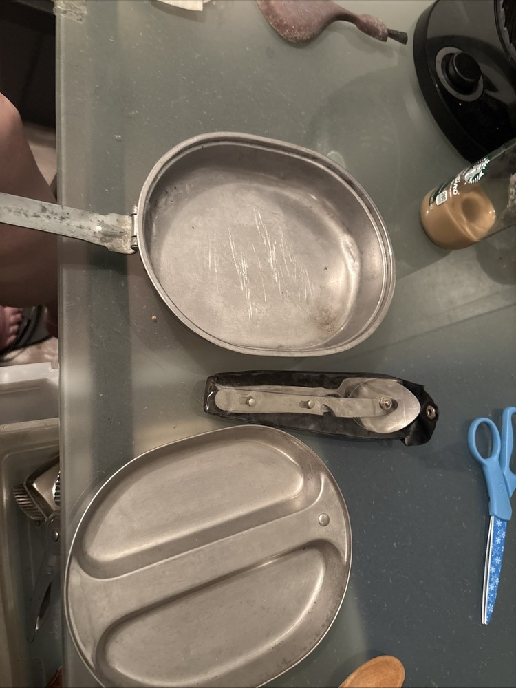 U. S. MESS KIT With Utensils