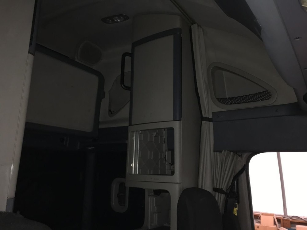 Freightliner CASCADIA Left/Driver Sleeper Cabinet - Used