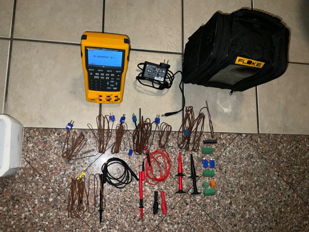 Fluke 753 Multifunction Documenting Process Calibrator