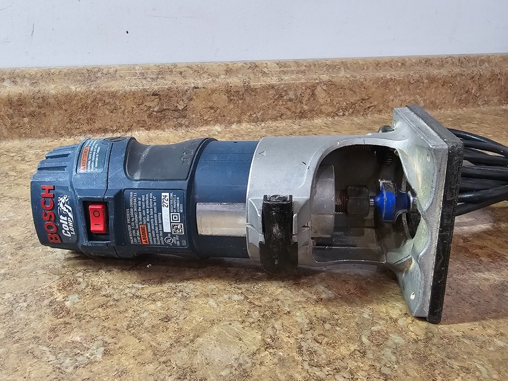 Bosch PR20EVS 1 HP Variable Speed Palm Router Pre-owned w/ Case
