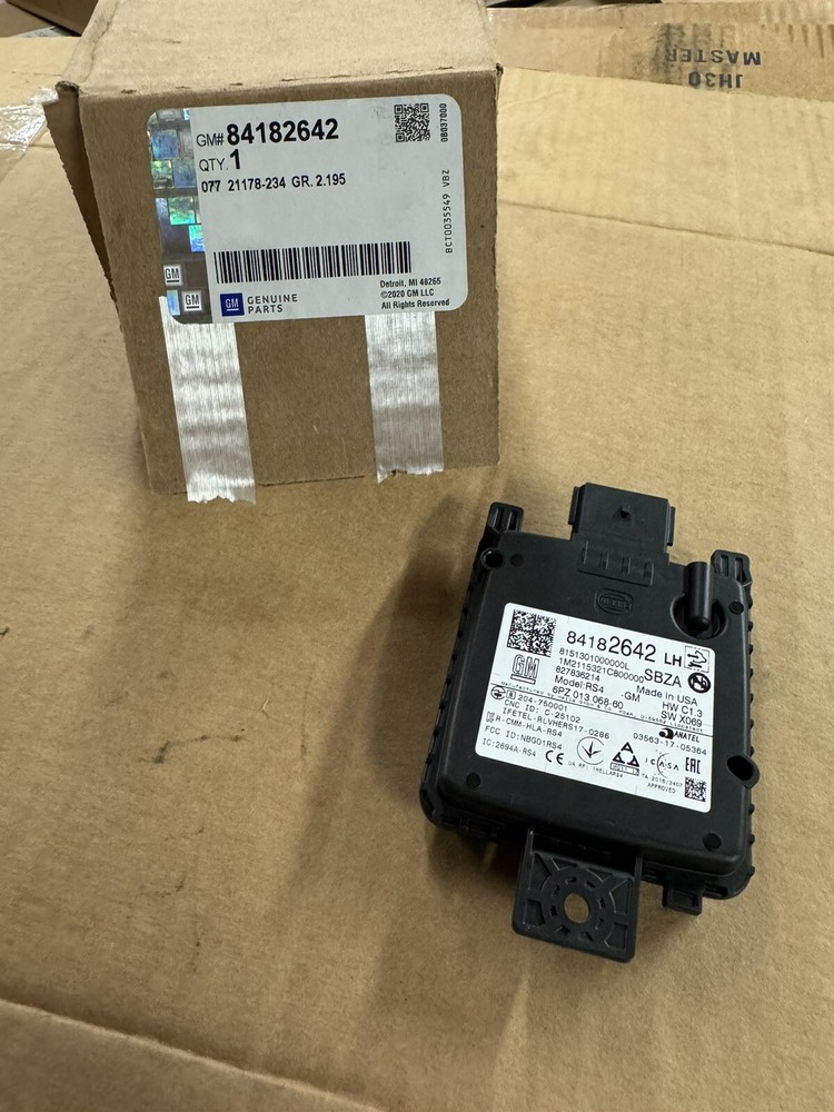 NEW GM OEM 2019-2023 Driver Side Obstacle Detection Control Module 84182642