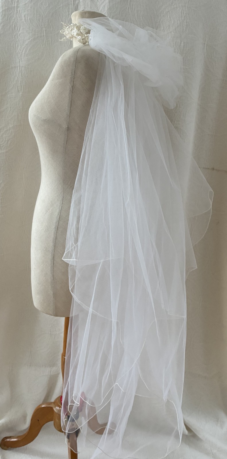 Vintage 1980s White Faux Pearls Roses Beaded Multi-Tier White Bridal Veil 39"