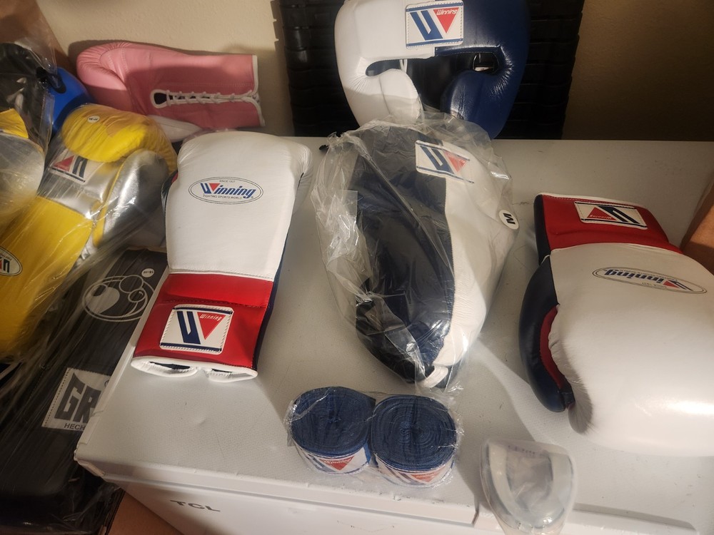 Medium Winning sparring set With FREE  HAND  WRAPS