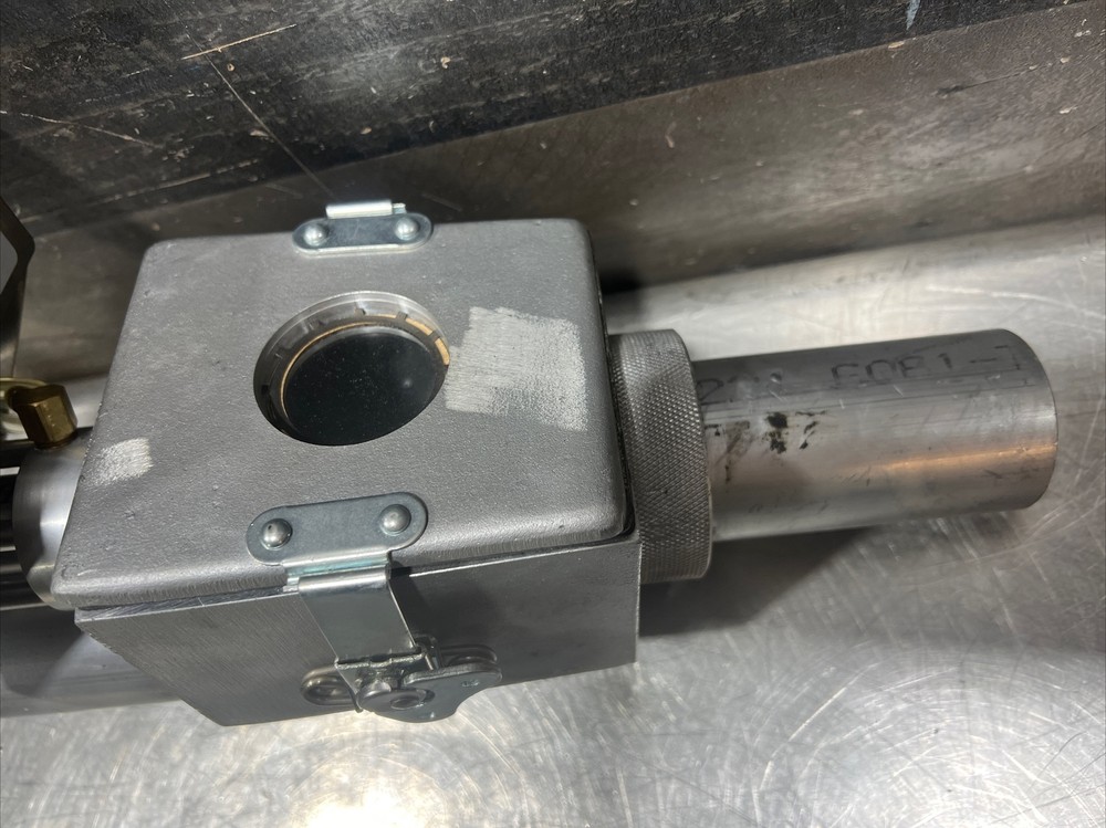 CONAIR material Hopper Isolate Receiver Model CV1 Used Surplus. Item ID 9