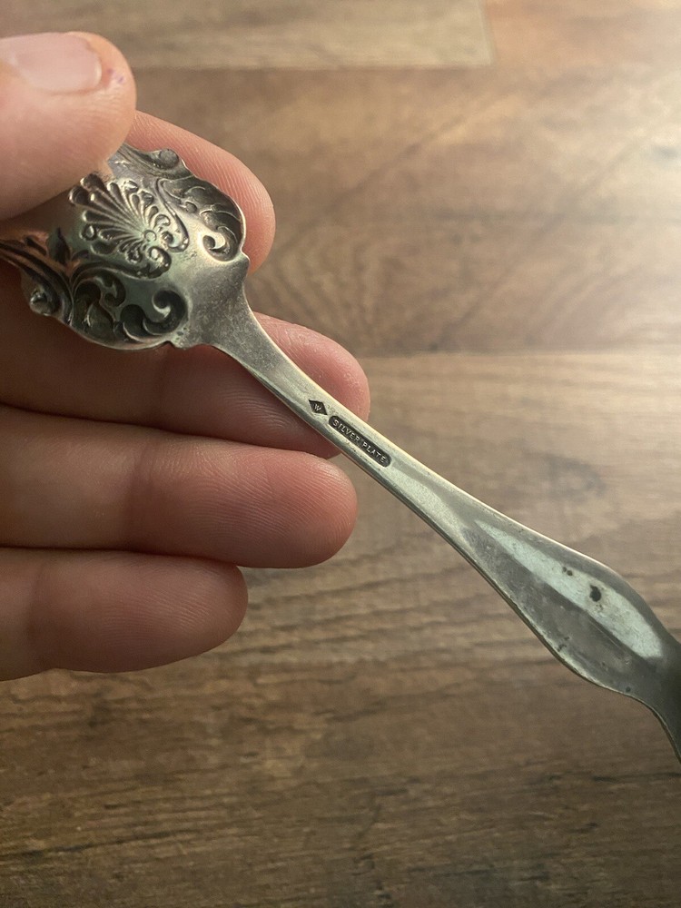 Silverplated Fruit Spoon W in Diamond Unknown Pattern