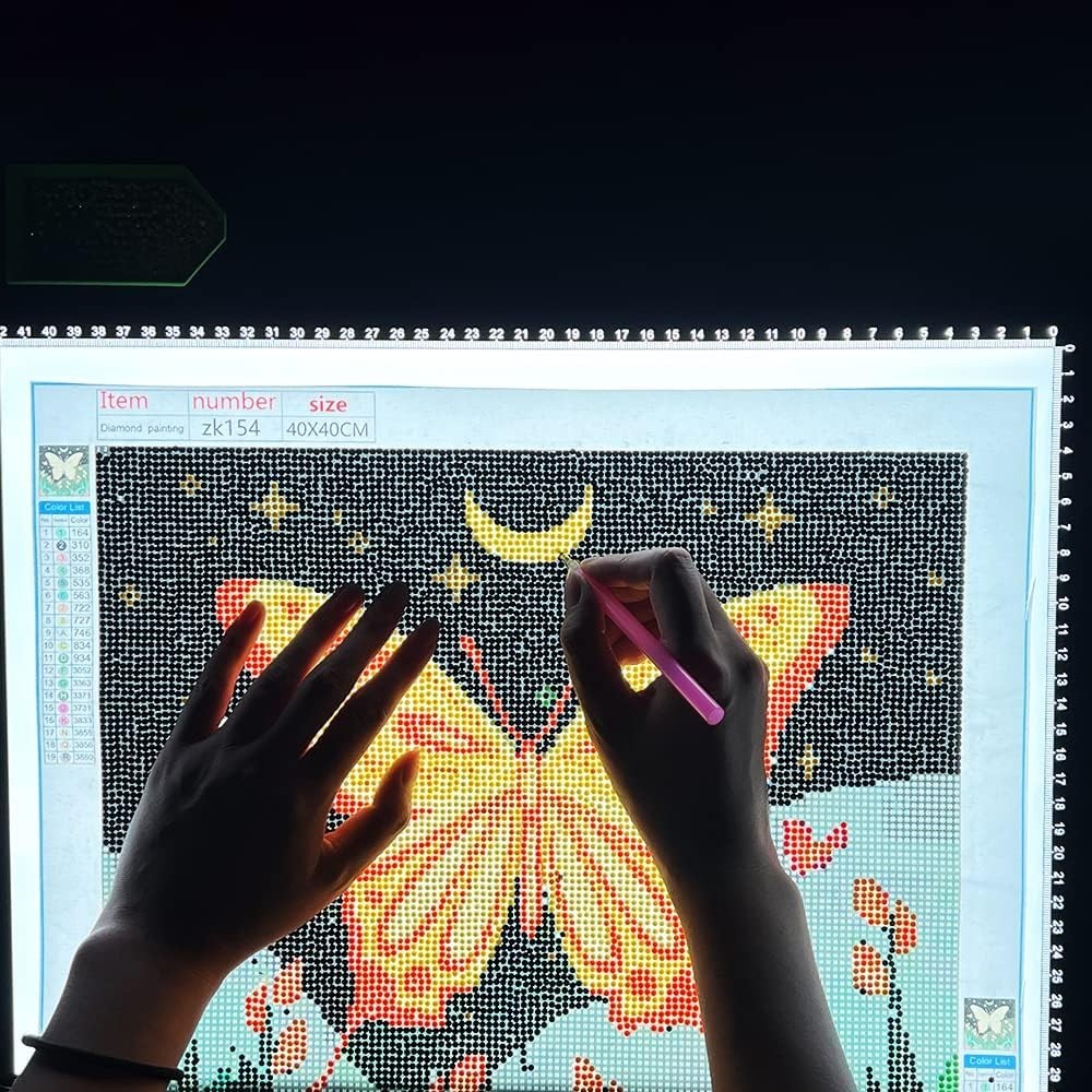 Portable A4 Light Pad with Lock Modes and Adjustable Brightness - 7000 Lux