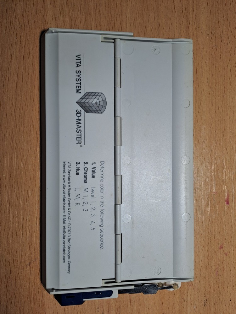 Vita 3-D Master Toothguide with Bleached Shade Guide (B360)