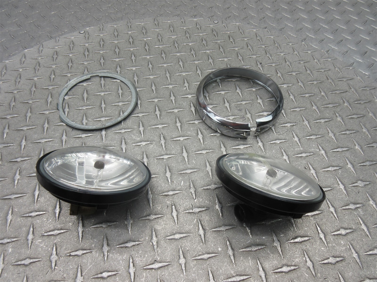 2008 Harley Davidson Road King Classic FLHRC Auxiliary Front Lights Lamps OEM