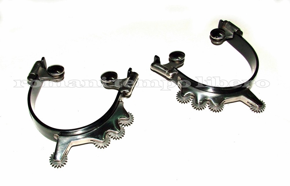 WESTERN BARREL SPURS WITH HORIZONTAL WHEELS