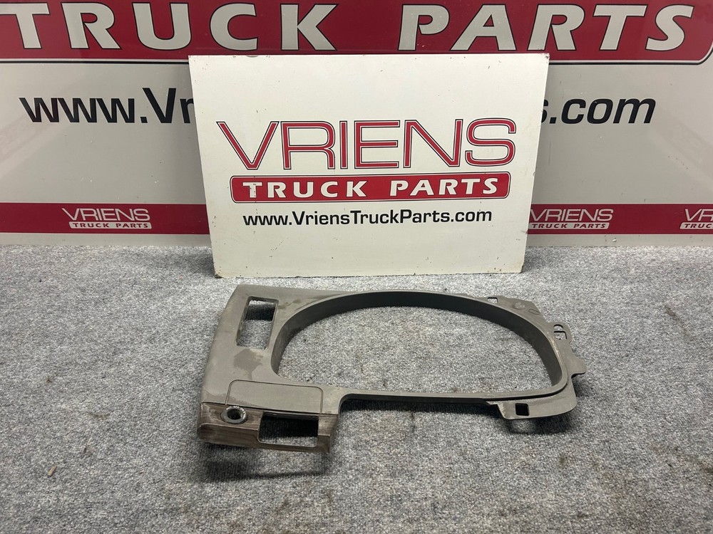 PACCAR S18-1030-1 DASH TRIM PANEL