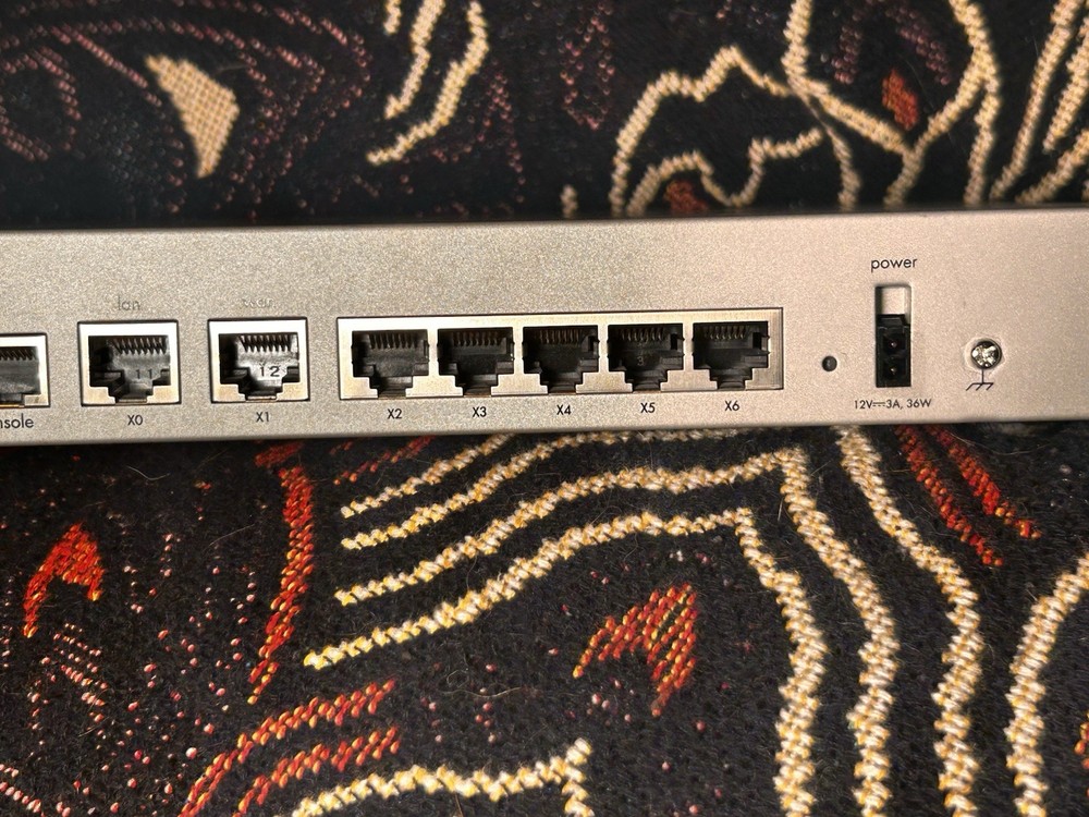 SonicWall NSA 220 Network Security Appliance Firewall w/ PSU