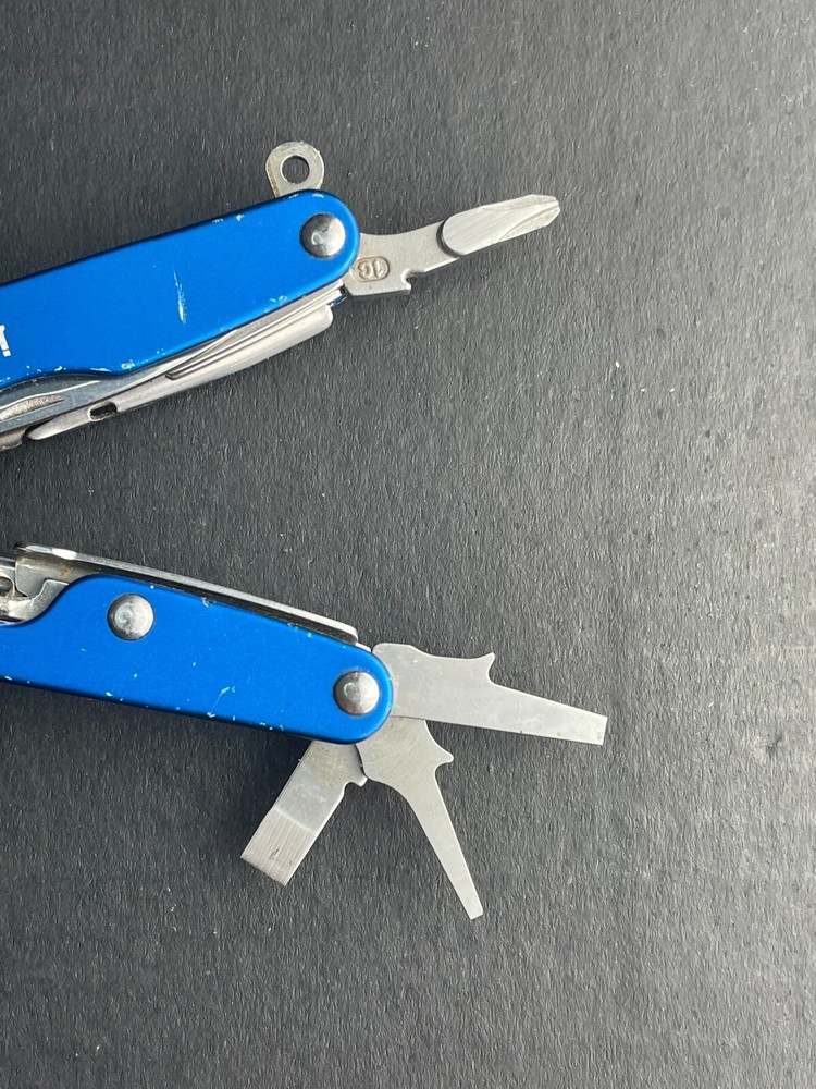 Leatherman Juice CS4 Multi Tool - Various Colors