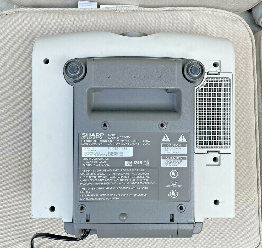 Rare Sharp XV-C10U | LCD Projector | Pal/Secam/NTSC System | W/ Remote | 814 Hrs