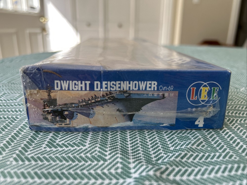 LEE Model Kits Dwight D. Eisenhower CVN-69
