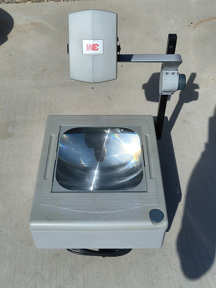 3M 1700 Series overhead projector