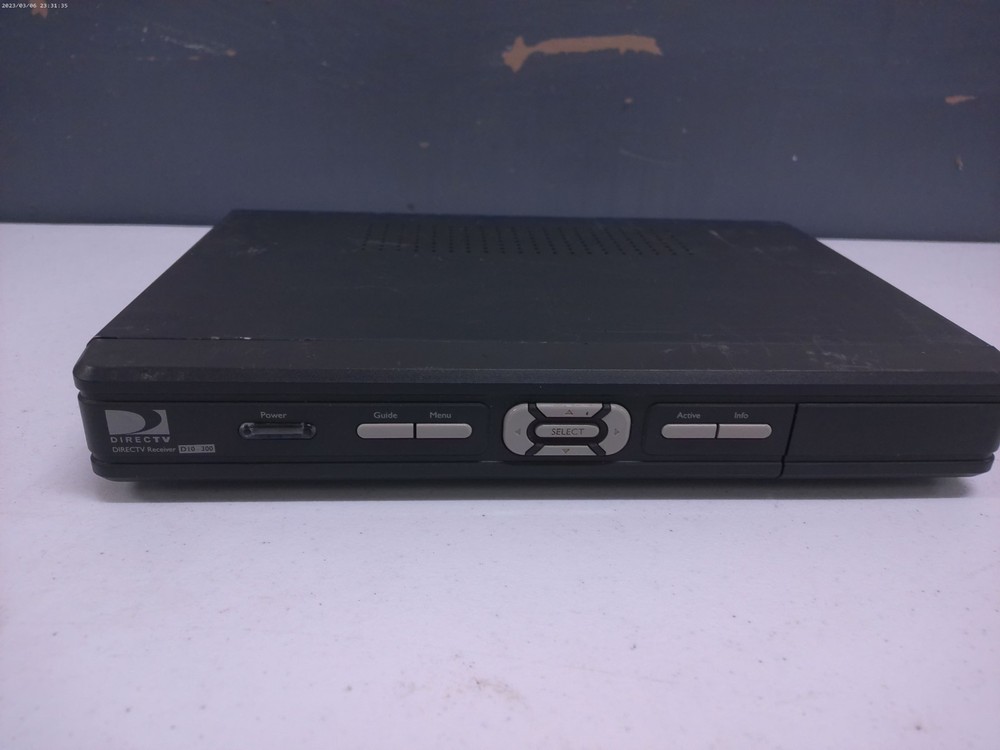 Vintage DIRECTV D10-300 Digital Satellite Receiver.