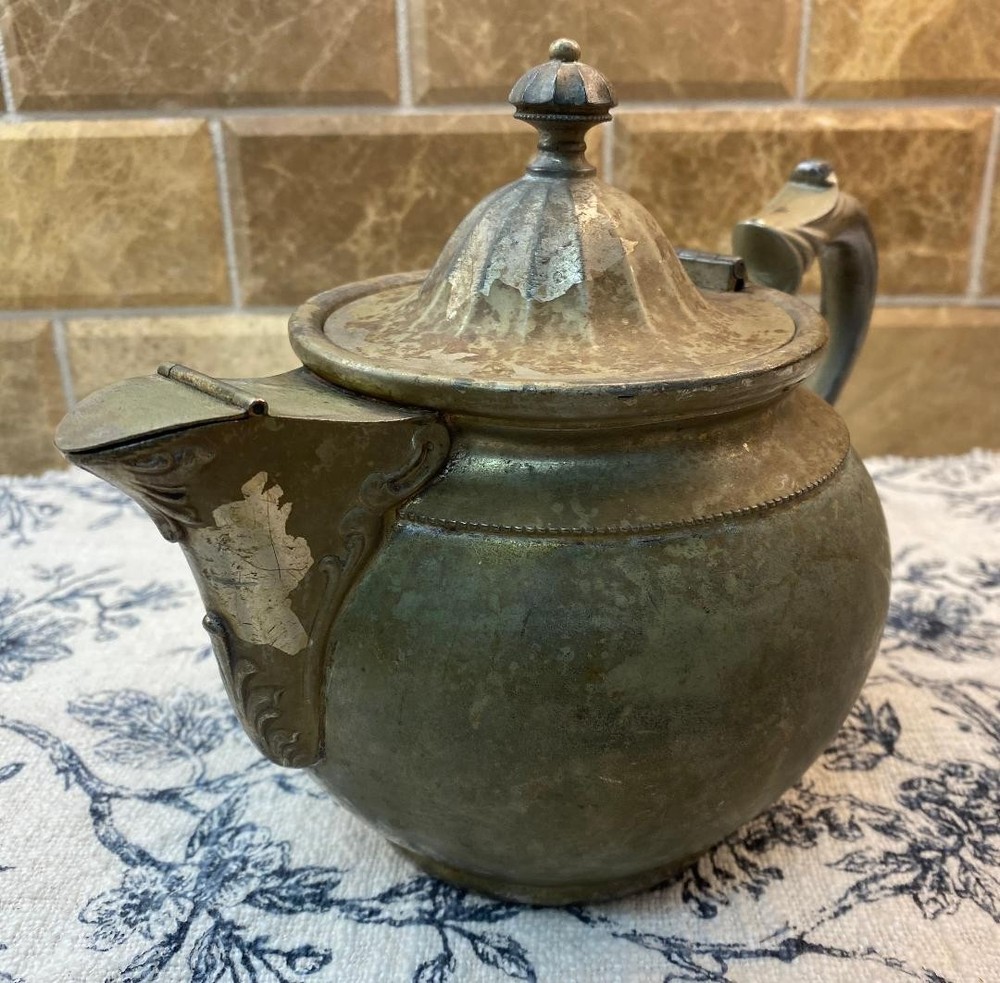 ANTIQUE MANNING BOWMAN & CO. #3 COFFEE/TEA POT ?PEWTER?