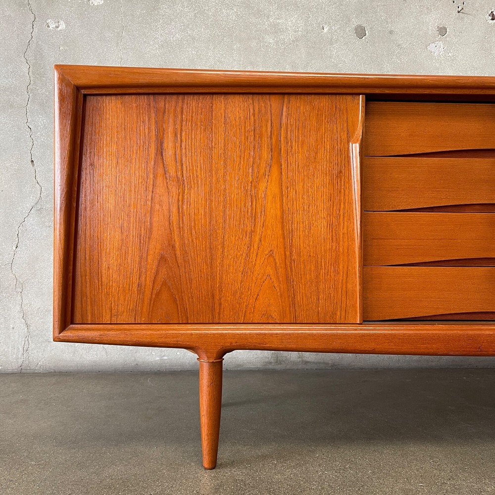 Mid Century Danish Modern Teakwood Sideboard