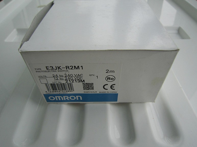 1PC New Omron E3JK-R2M1 E3JKR2M1 Photo Sensor