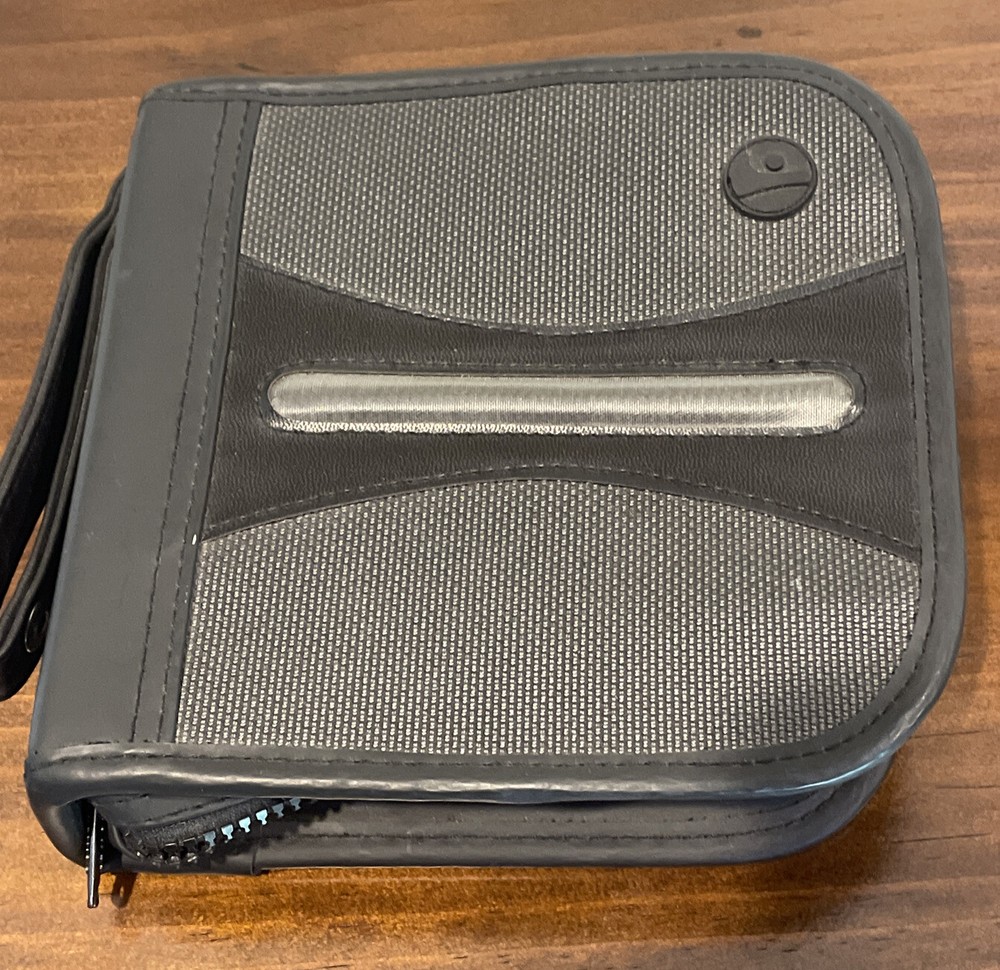 Fellowes CD Case Zips Holds 32 CDs Games Discs Snap Button Strap Black