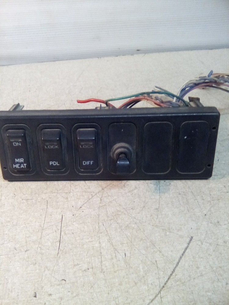International Dash Switch Panel 32337