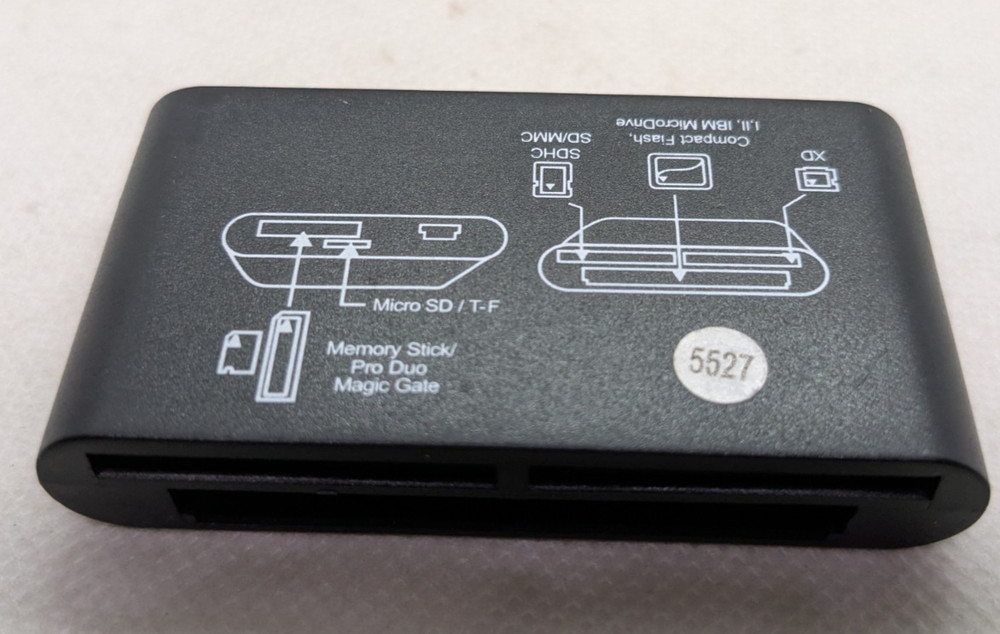 Targus 2.0 Card Reader Writer Multi Format Model 5527 USB Connection Included