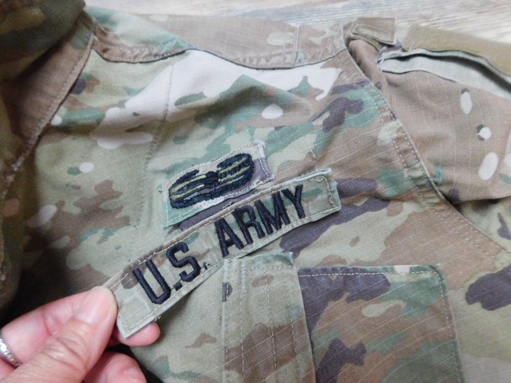 US ARMY OCP COAT SZ SMALL - SHORT