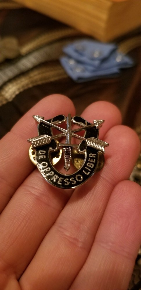 De Opresso Liber Pin