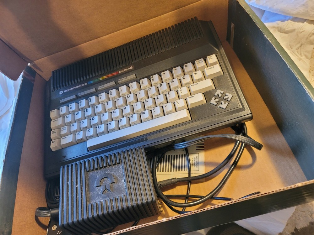 Commodore plus/4 with Original Box Tested Powers On!